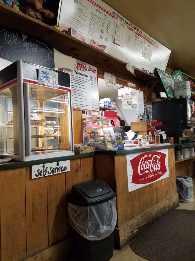Liar's Paradise General Store & Pizzeria Photo 2