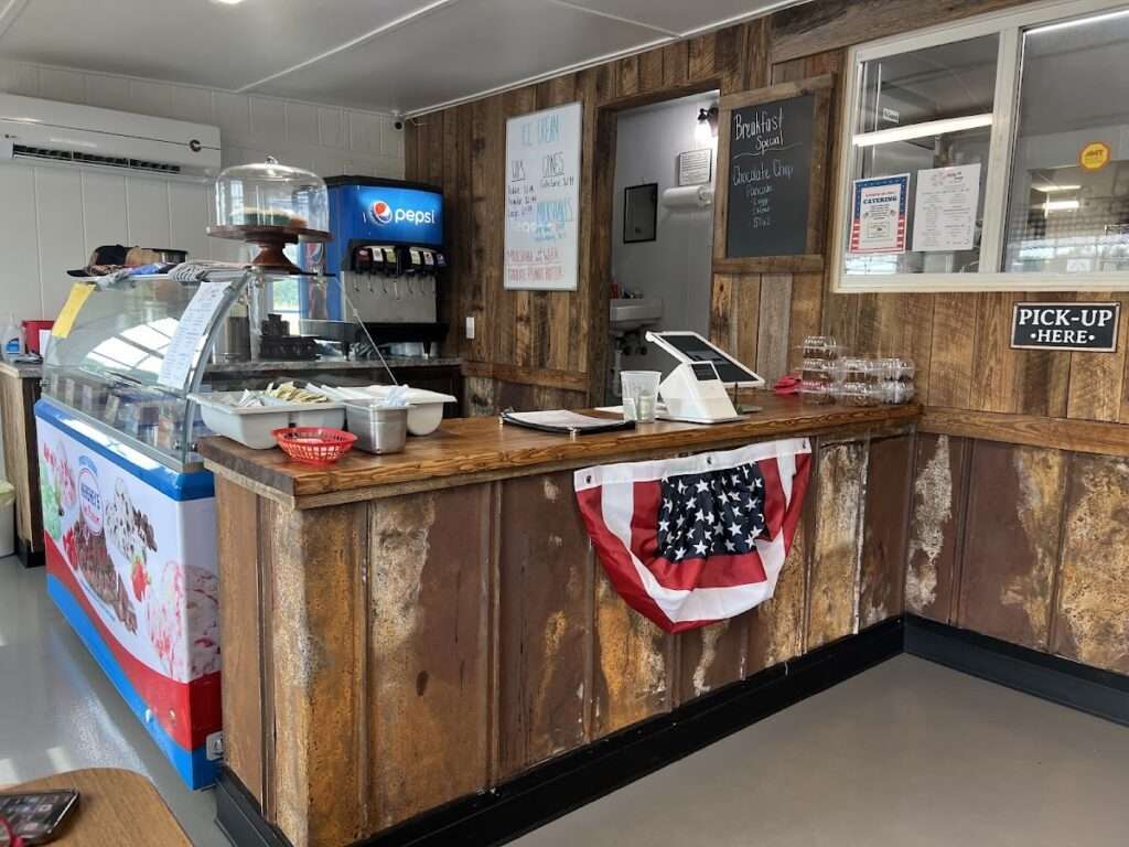 Wagon Tracks Restaurant Photo 1