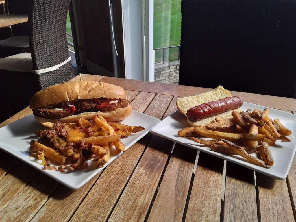 Arnie’s Clubhouse Grill photo 2
