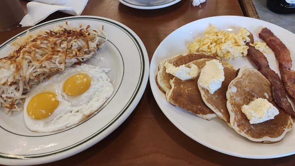 Boscos Diner photo 3