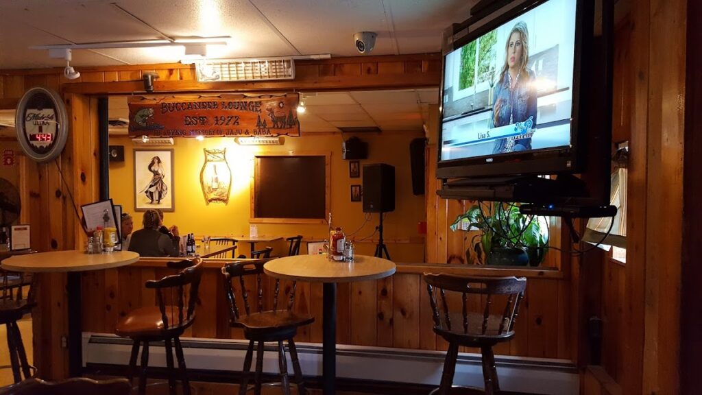Buccaneer Lounge photo 4