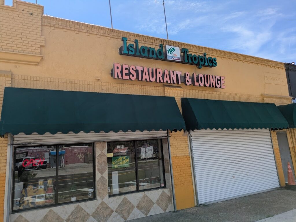 Island Tropics Restaurant photo 4