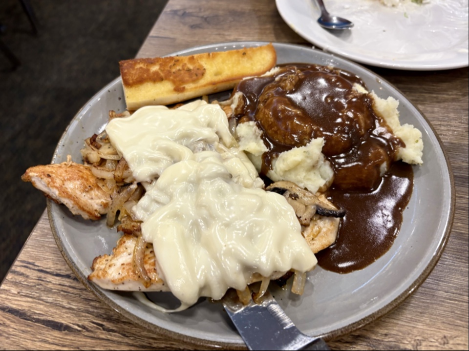 Mega’s Grill and Eatery photo 5