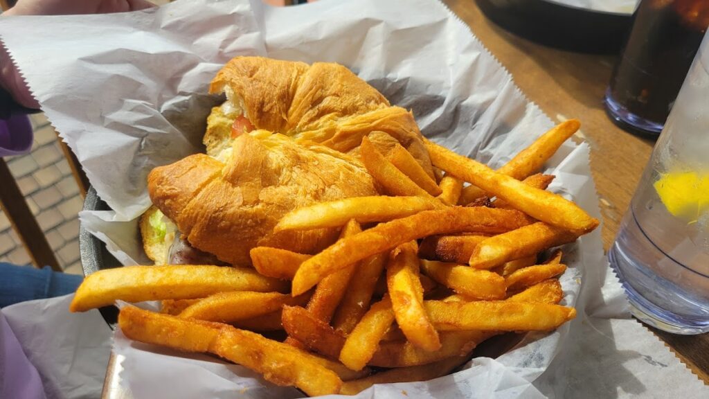 Moosie’s Bar and Grill photo 2