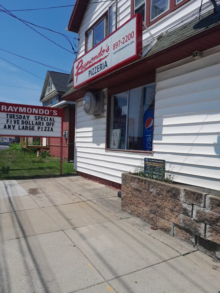 Raymondo’s Pizzeria photo 4