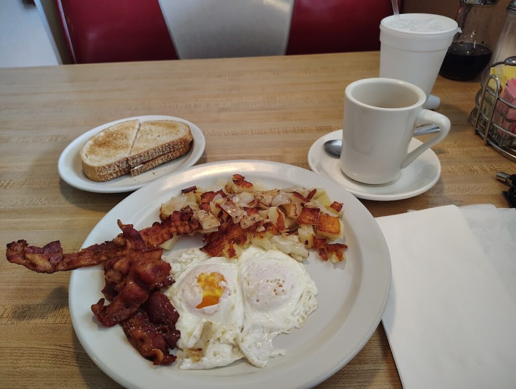 Route 352 Diner photo 4