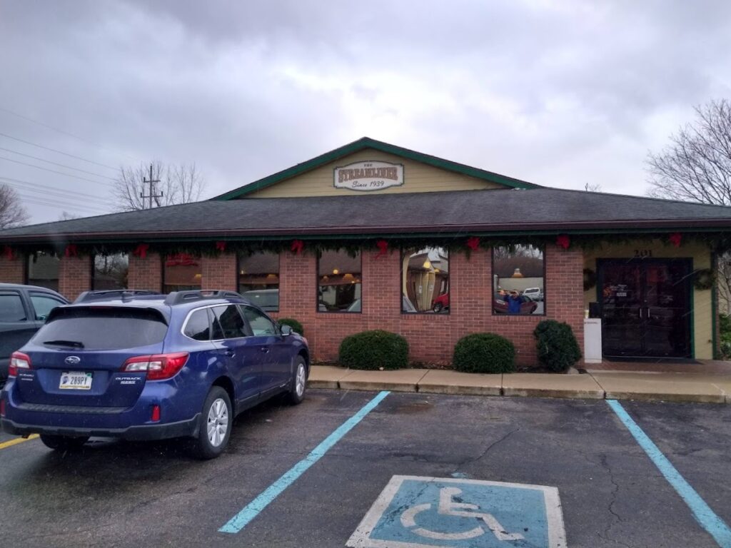 Streamliner Family Restaurant photo 3