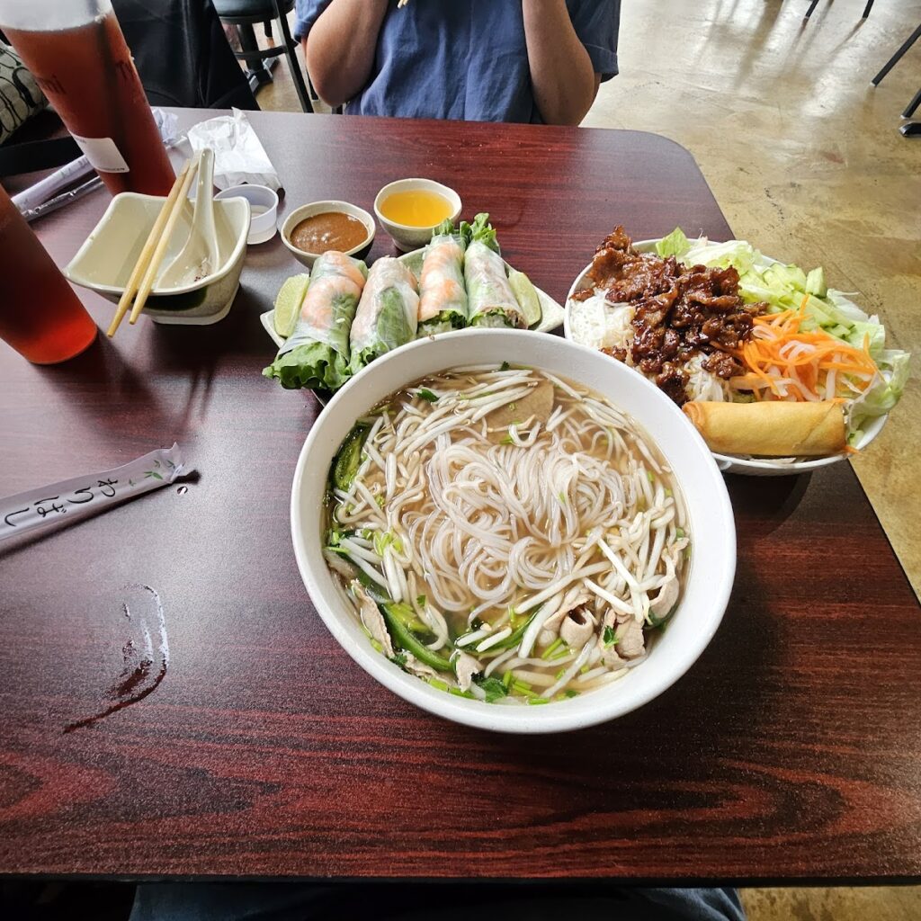 Tyummi Cafe & Pho Bowl photo 4