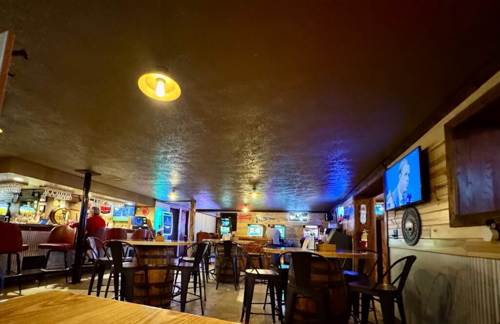 Zmac’s Riverside Pub photo 3